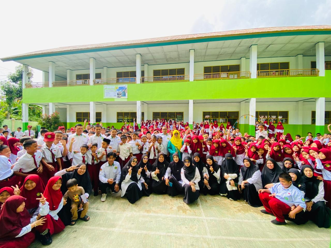 Suasana Haru Menyelimuti dalam Acara Perpisahan Sederhana Akibat Redistribusi