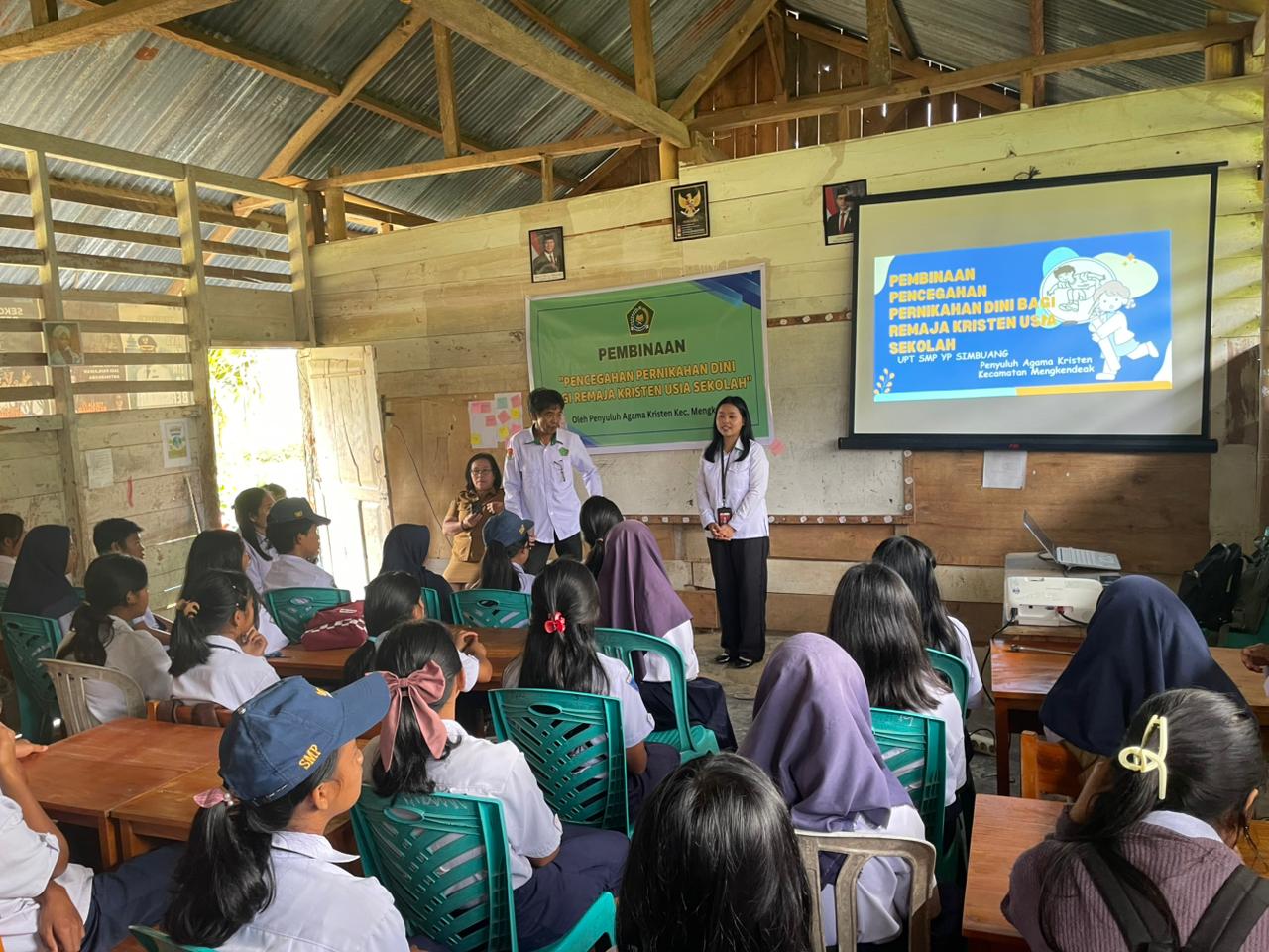 Penyuluh Agama Kristen Edukasi Bahaya Pernikahan Dini bagi Remaja di Simbuang